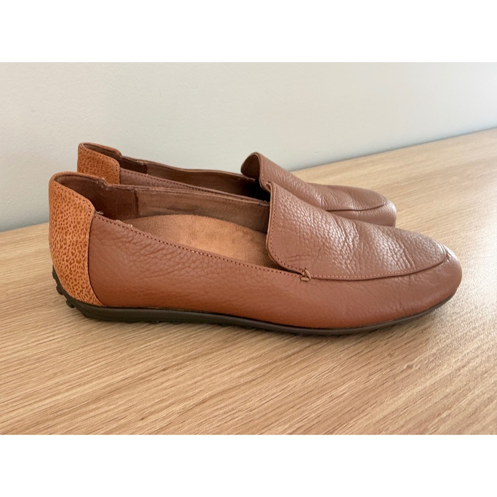 Vionic Elora Tan Pebbled Leather Leopard Heel Driving Loafers Womens 8 Flats